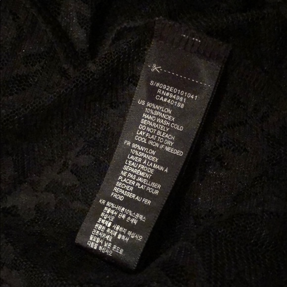 SOLD    Elegant LACE forever 21 Small blouse 💋 - Picture 6 of 6